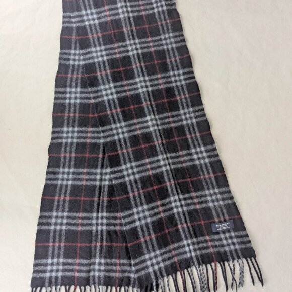 Burberry Scarf Navy – Unisex 100% Lambswool – Pre-Loved – Elegant & Cozy Wrap - Picture 3 of 7
